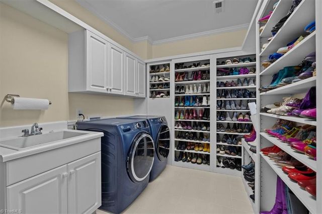 1789 Deer Run Court, Oak Ridge, NC 27310
