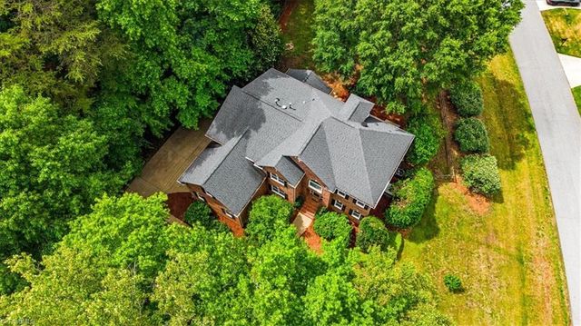 1789 Deer Run Court, Oak Ridge, NC 27310