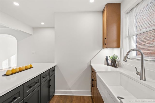 9646 S Harding Avenue, Evergreen Park, IL 60805