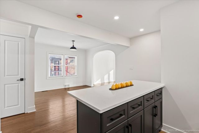 9646 S Harding Avenue, Evergreen Park, IL 60805