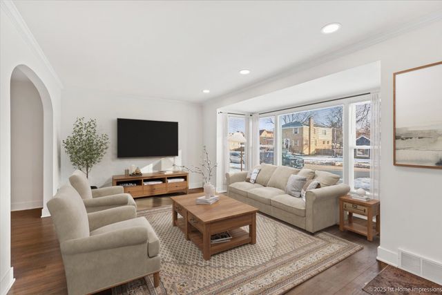 9646 S Harding Avenue, Evergreen Park, IL 60805