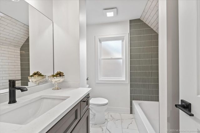 9646 S Harding Avenue, Evergreen Park, IL 60805