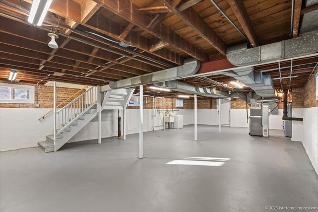 9646 S Harding Avenue, Evergreen Park, IL 60805