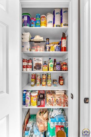 7710 SW 27th ST, Topeka, KS 66614