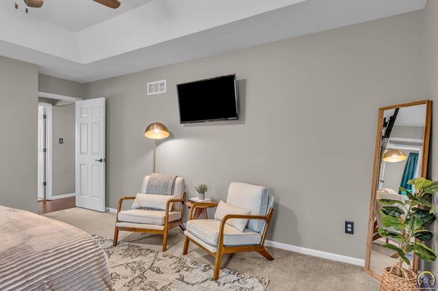 7710 SW 27th ST, Topeka, KS 66614