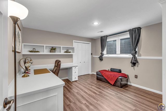 7710 SW 27th ST, Topeka, KS 66614