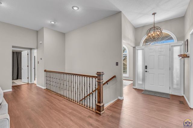 7710 SW 27th ST, Topeka, KS 66614