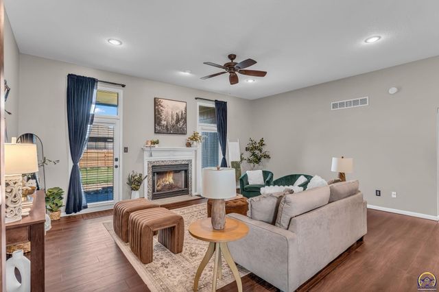 7710 SW 27th ST, Topeka, KS 66614