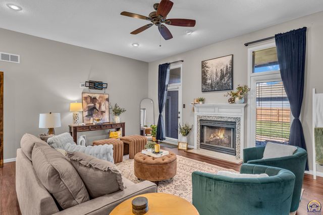 7710 SW 27th ST, Topeka, KS 66614