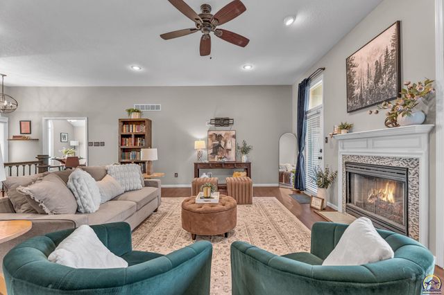 7710 SW 27th ST, Topeka, KS 66614