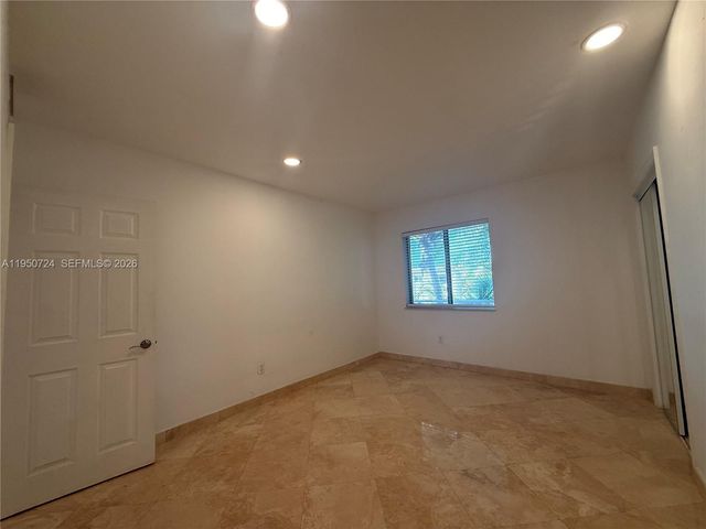 8435 Crespi Blvd 5, Miami Beach, FL 33141