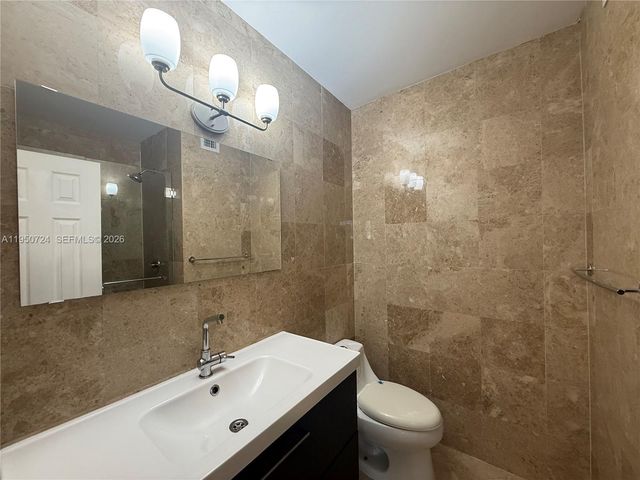 8435 Crespi Blvd 5, Miami Beach, FL 33141