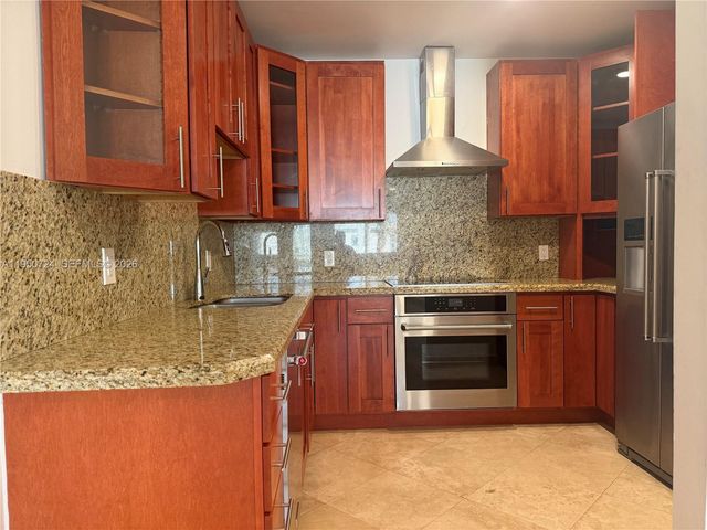 8435 Crespi Blvd 5, Miami Beach, FL 33141