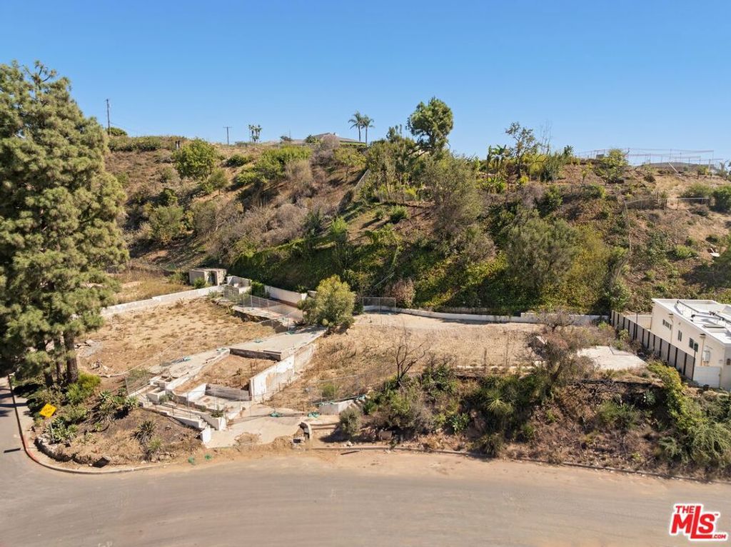 1140 Las Lomas Avenue, Pacific Palisades, CA 90272 — photo 4