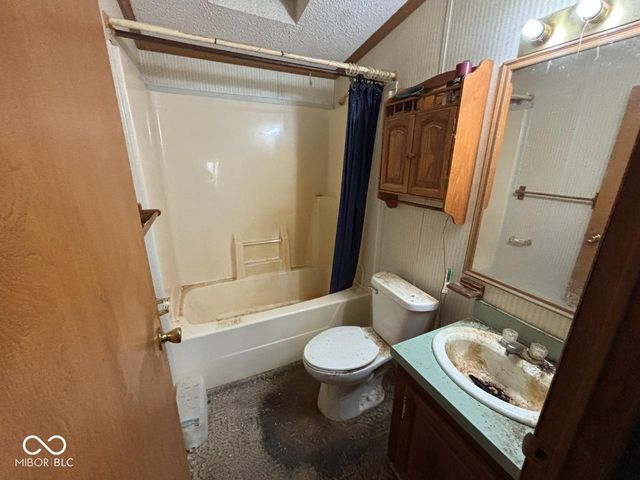 10708 N Colby Avenue, Muncie, IN 47303