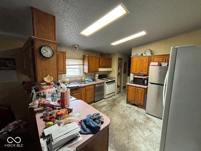 10708 N Colby Avenue, Muncie, IN 47303
