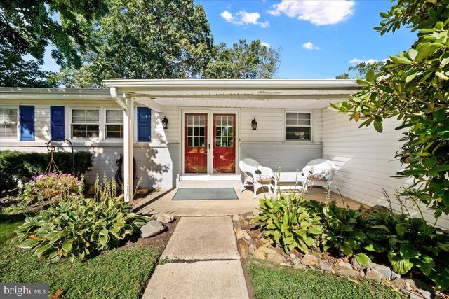 2215 REGAL DR, Wilmington, DE 19810