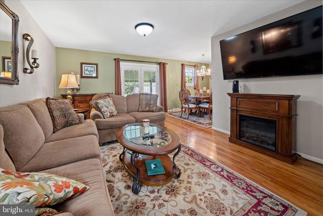 2215 REGAL DR, Wilmington, DE 19810
