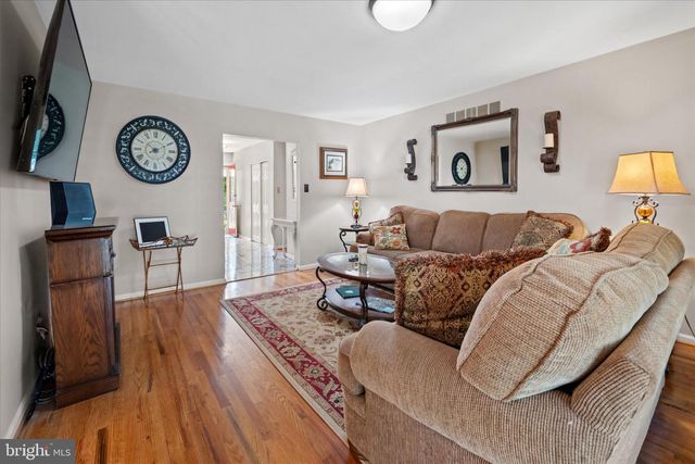 2215 REGAL DR, Wilmington, DE 19810