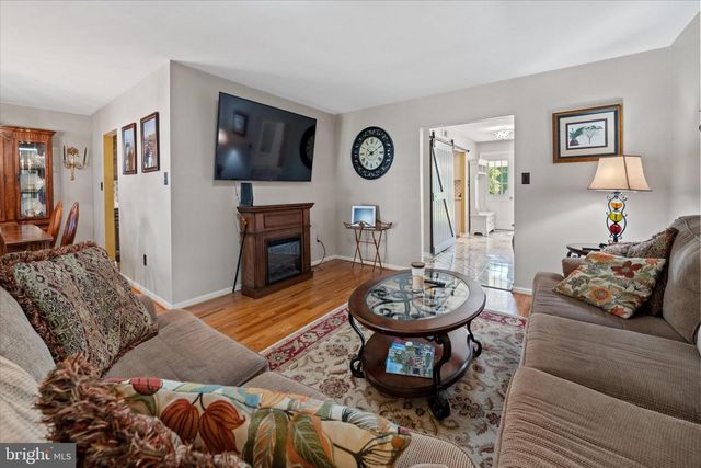 2215 REGAL DR, Wilmington, DE 19810