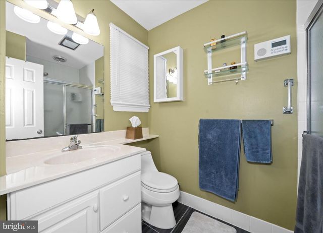 2215 REGAL DR, Wilmington, DE 19810