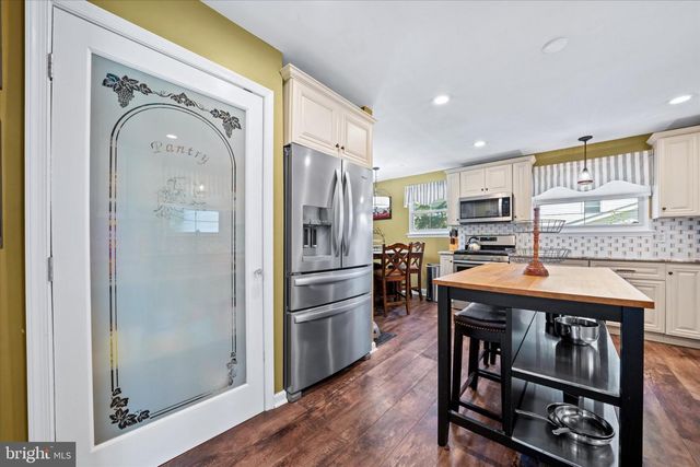 2215 REGAL DR, Wilmington, DE 19810