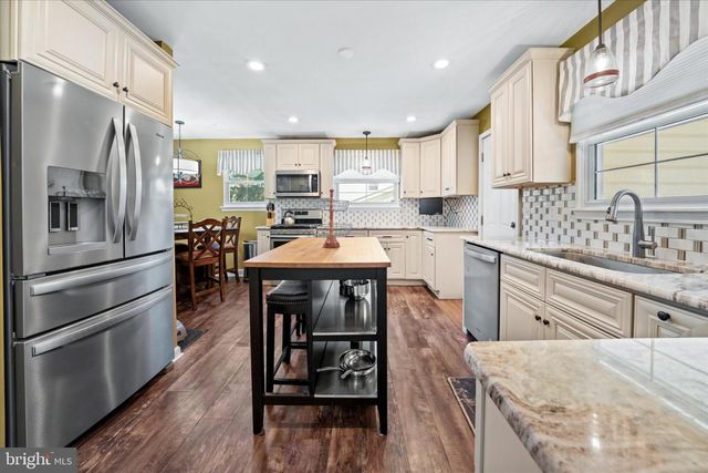 2215 REGAL DR, Wilmington, DE 19810