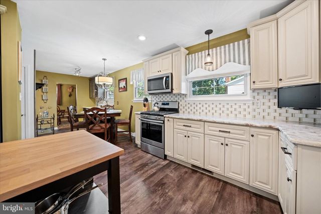 2215 REGAL DR, Wilmington, DE 19810
