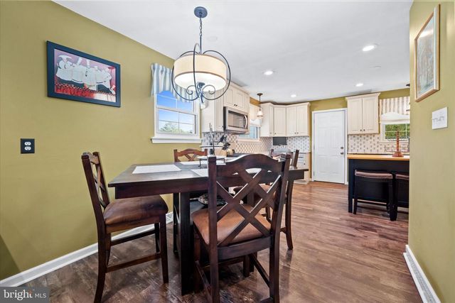 2215 REGAL DR, Wilmington, DE 19810