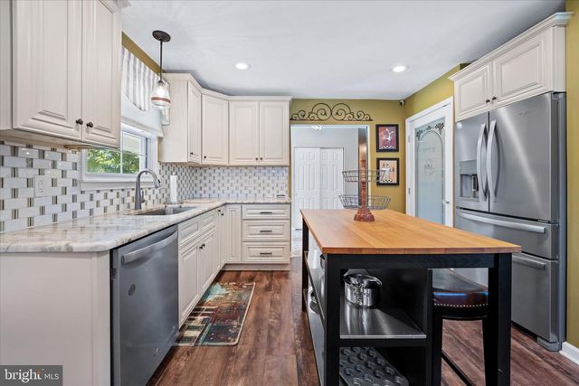 2215 REGAL DR, Wilmington, DE 19810