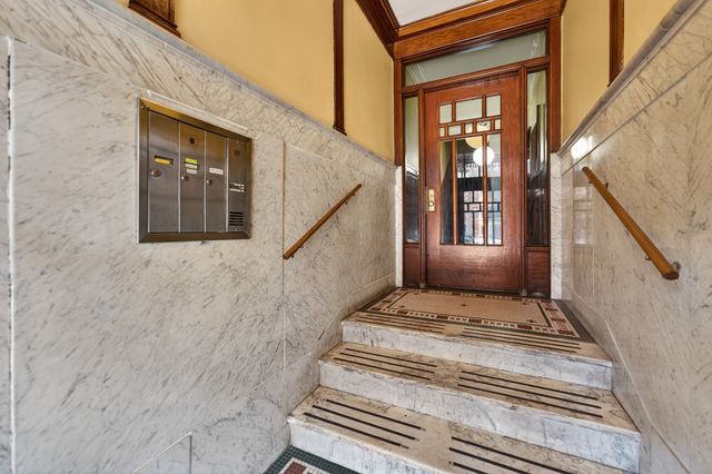 5474 S Everett Avenue 1N, Chicago, IL 60615