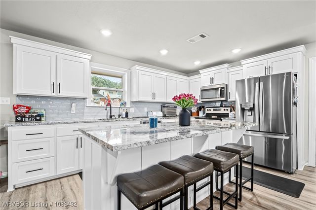 723 Canterbury Drive, Alma, AR 72921