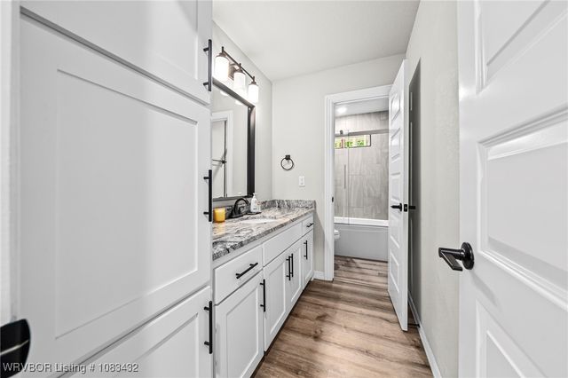 723 Canterbury Drive, Alma, AR 72921