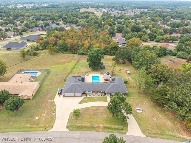 723 Canterbury Drive, Alma, AR 72921