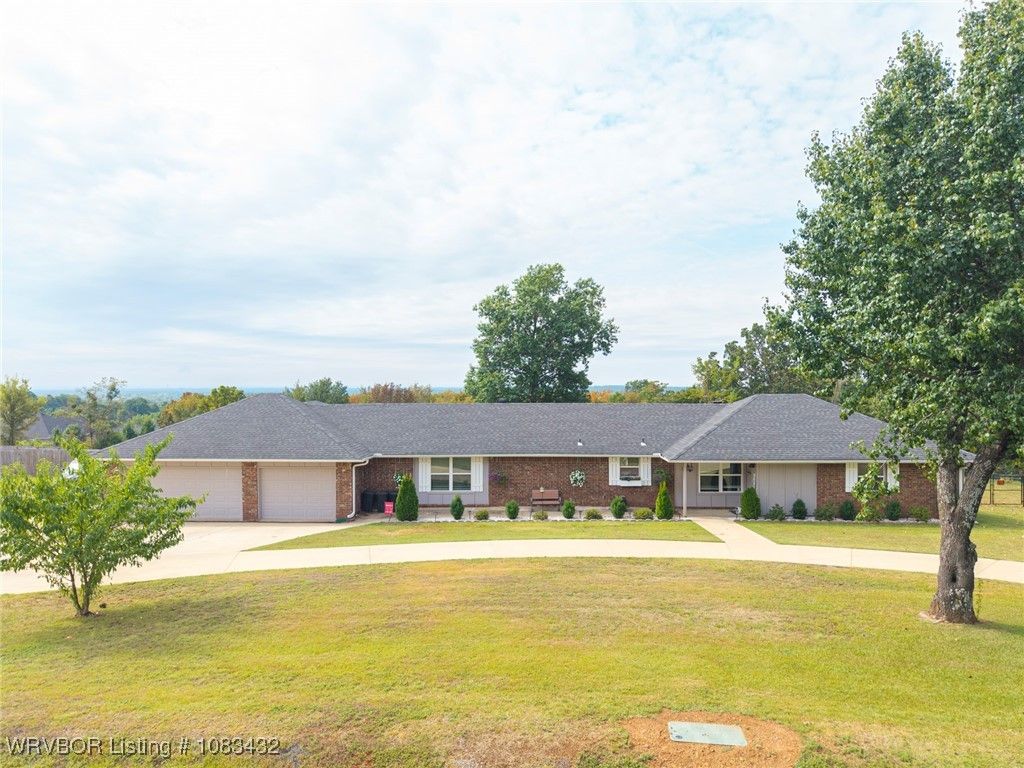 723 Canterbury Drive, Alma, AR 72921
