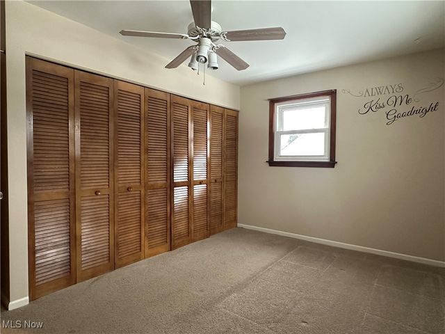 4811 W Pleasant Valley Road, Parma, OH 44129