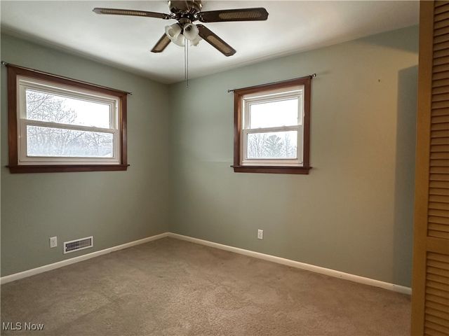 4811 W Pleasant Valley Road, Parma, OH 44129