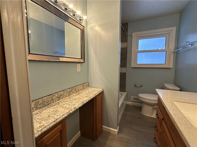 4811 W Pleasant Valley Road, Parma, OH 44129