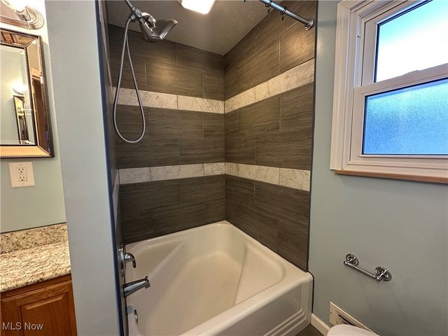 4811 W Pleasant Valley Road, Parma, OH 44129