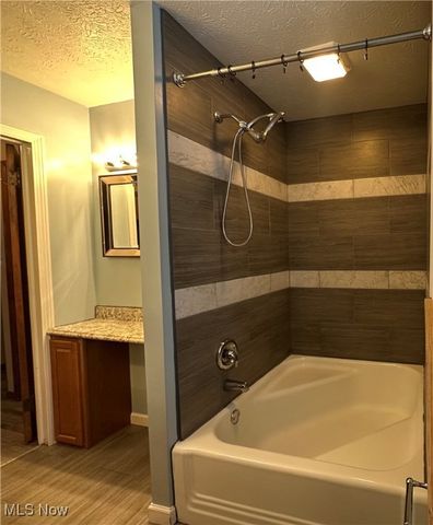 4811 W Pleasant Valley Road, Parma, OH 44129