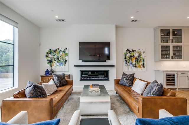 2719 Reagan Street 101, Dallas, TX 75219