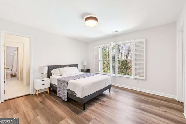 210 Willow Lake Cove, Roswell, GA 30075