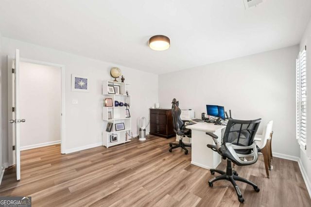 210 Willow Lake Cove, Roswell, GA 30075