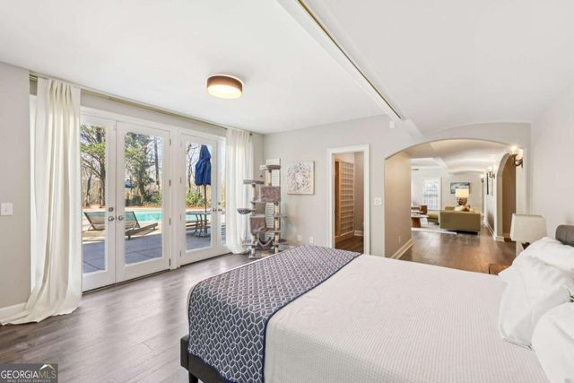 210 Willow Lake Cove, Roswell, GA 30075