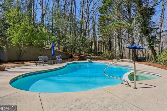 210 Willow Lake Cove, Roswell, GA 30075