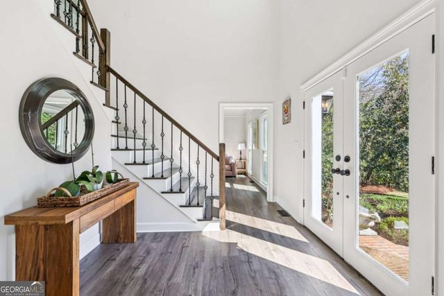 210 Willow Lake Cove, Roswell, GA 30075