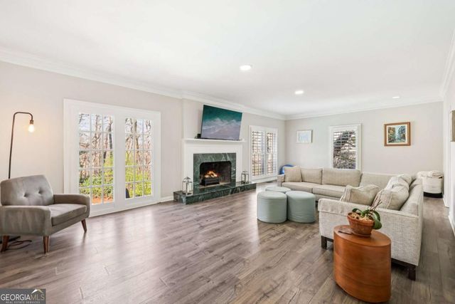 210 Willow Lake Cove, Roswell, GA 30075