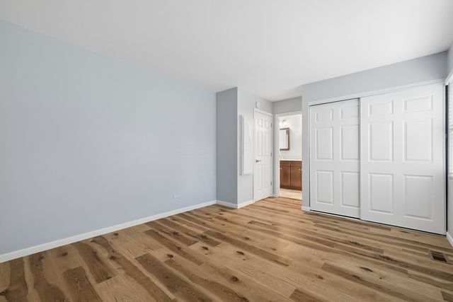 2013 Vanderbilt Court, Naperville, IL 60565