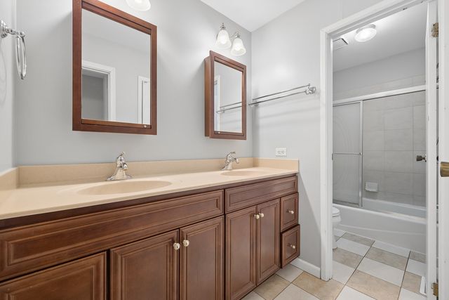 2013 Vanderbilt Court, Naperville, IL 60565
