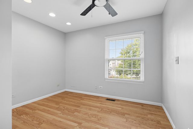 2013 Vanderbilt Court, Naperville, IL 60565